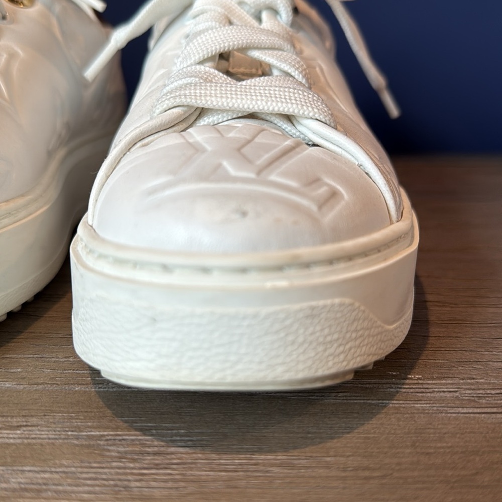 Louis Vuitton women’s Time Out Sneakers white size 37.5 - Picture 3 of 13